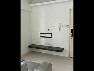 Mid Levels Central - Windsor Court 02