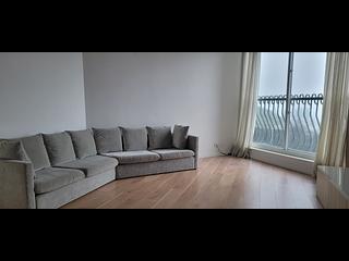 Mid Levels West - Skyview Cliff 04