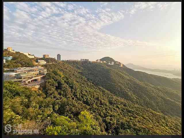 The Peak - The Mount Austin Block 2 01