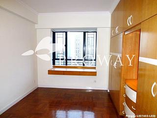 Mid Levels Central - Clovelly Court 09