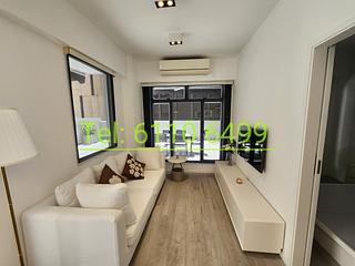Wan Chai - Man On House 05