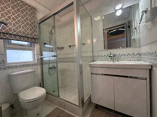 Mid Levels West - Realty Gardens London Court (Block 1) London Court 02