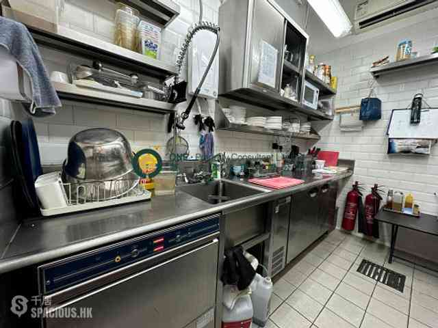 Sai Ying Pun - King's Hill 07