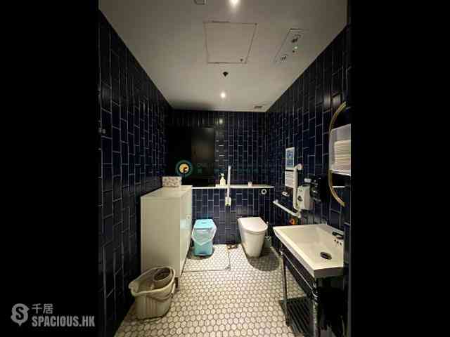 Sai Ying Pun - King's Hill 09