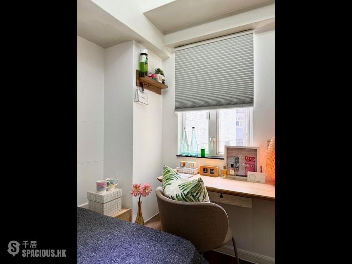 Sheung Wan - 70-72, Jervois Street 01