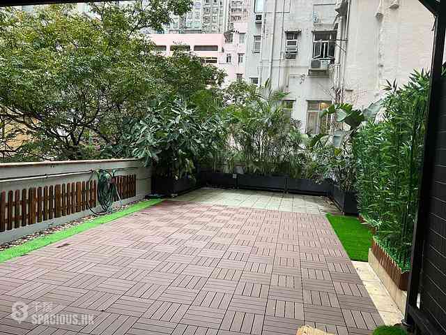 Sai Ying Pun - Hang Yue Building 01