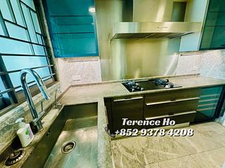 Beacon Hill - Le Chateau 05