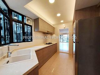 Mid Levels Central - The Grand Panorama Block 4 07