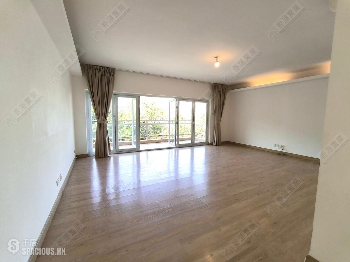 Leighton Hill - Rose Court 01