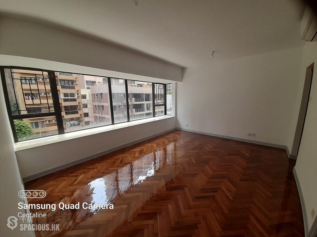 Mid Levels Central - 62B, Robinson Road 01