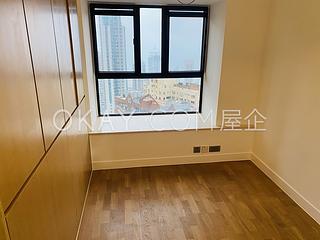 Mid Levels Central - Blessings Garden Phase I 08