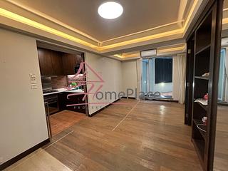 Mid Levels Central - On Fung Building 03
