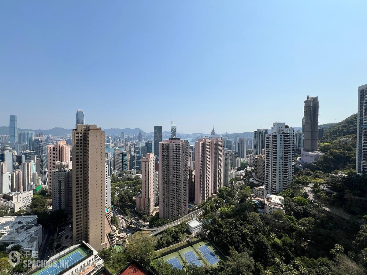 Mid Levels Central - Clovelly Court 01