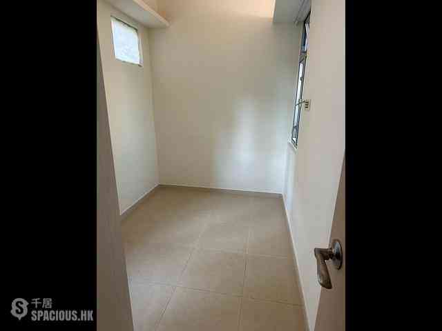 North Point - Hung Yat Building 01