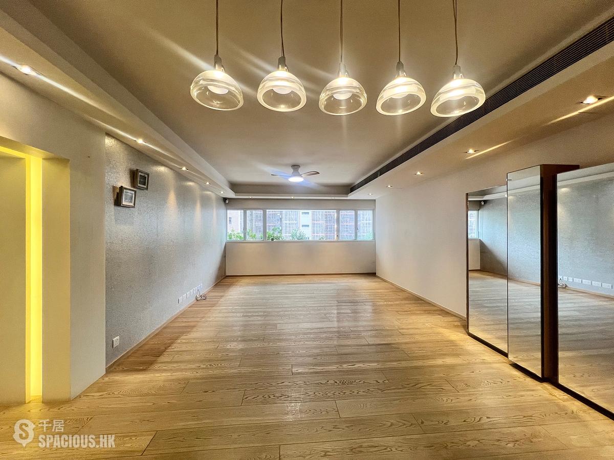 Braemar Hill - Hilltop Mansion 01