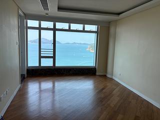 Repulse Bay - The Lily 04
