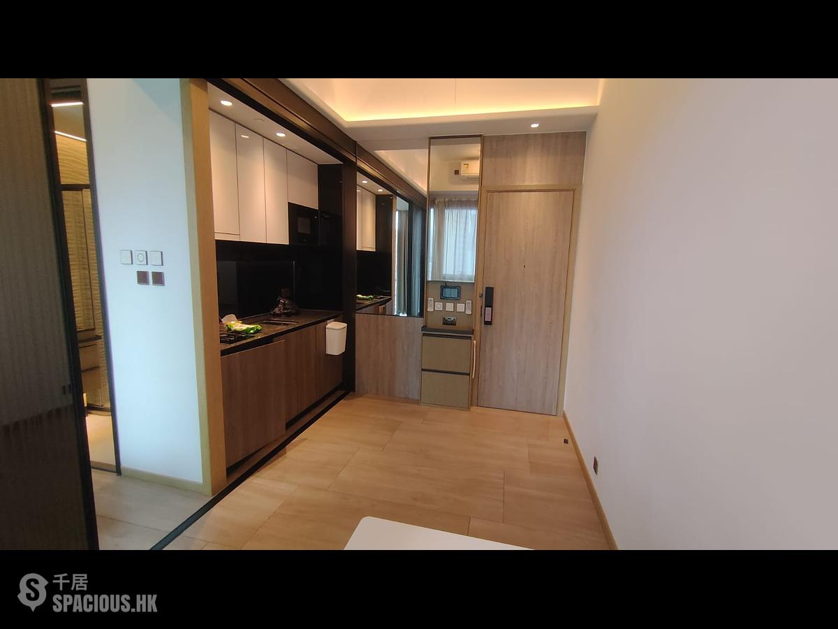 Sai Ying Pun - Two・Artlane 01