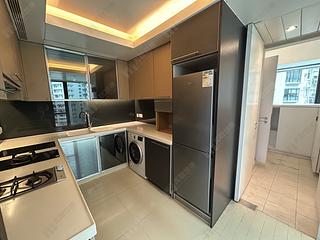 Mid Levels Central - 11, Macdonnell Road 09