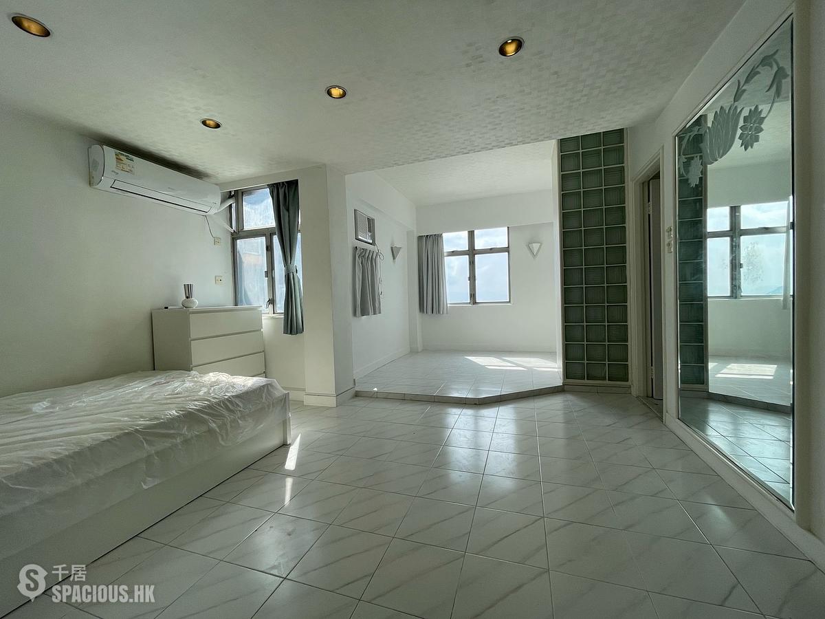 Shek Tong Tsui - Chester Court 01