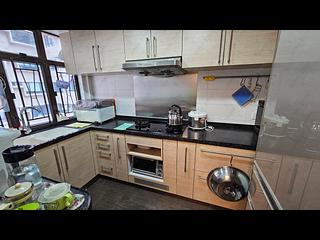 Mid Levels Central - Robinson Heights Block 1 04