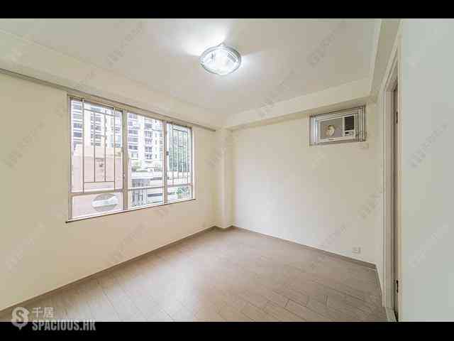 Wan Chai - Phoenix Court Block 4 04