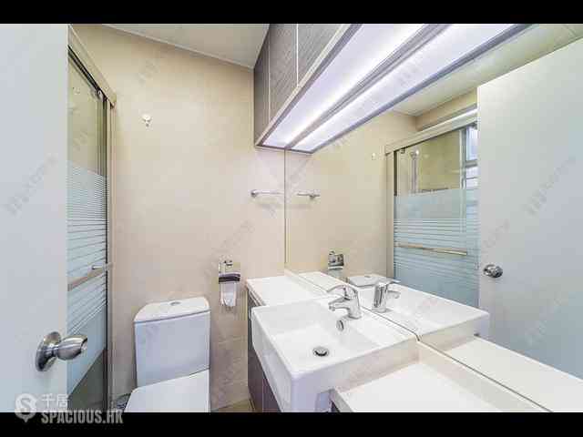 Wan Chai - Phoenix Court Block 4 05
