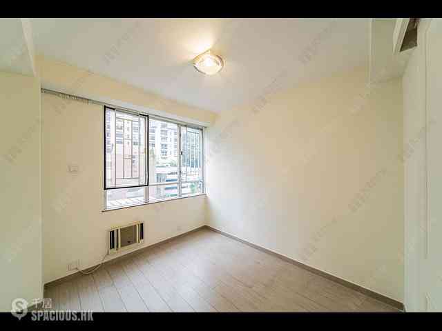 Wan Chai - Phoenix Court Block 4 07