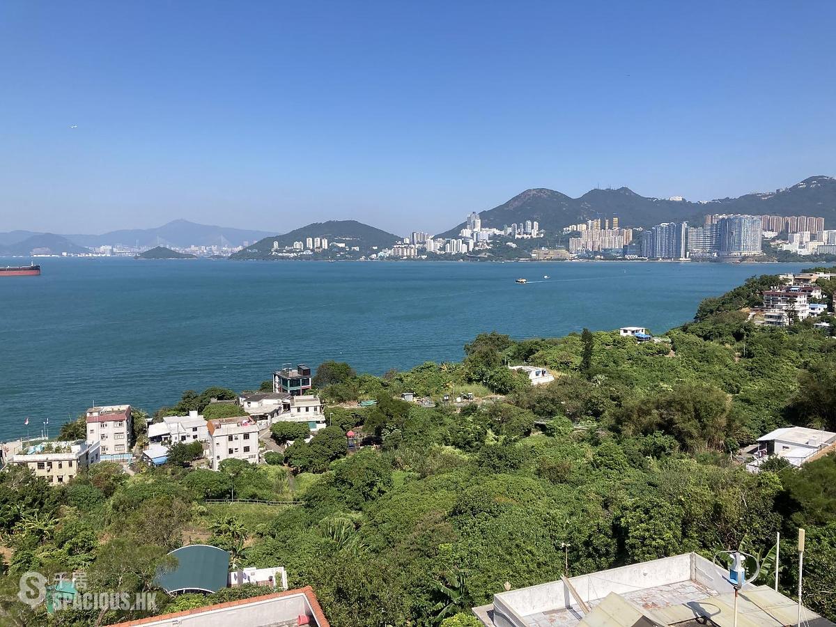 Lamma Island - Pak Kok Kau Tsuen 01
