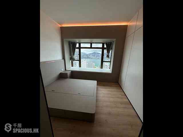 Hung Hom - Royal Peninsula Block 2 16