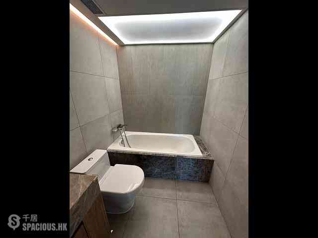 Hung Hom - Royal Peninsula Block 2 19