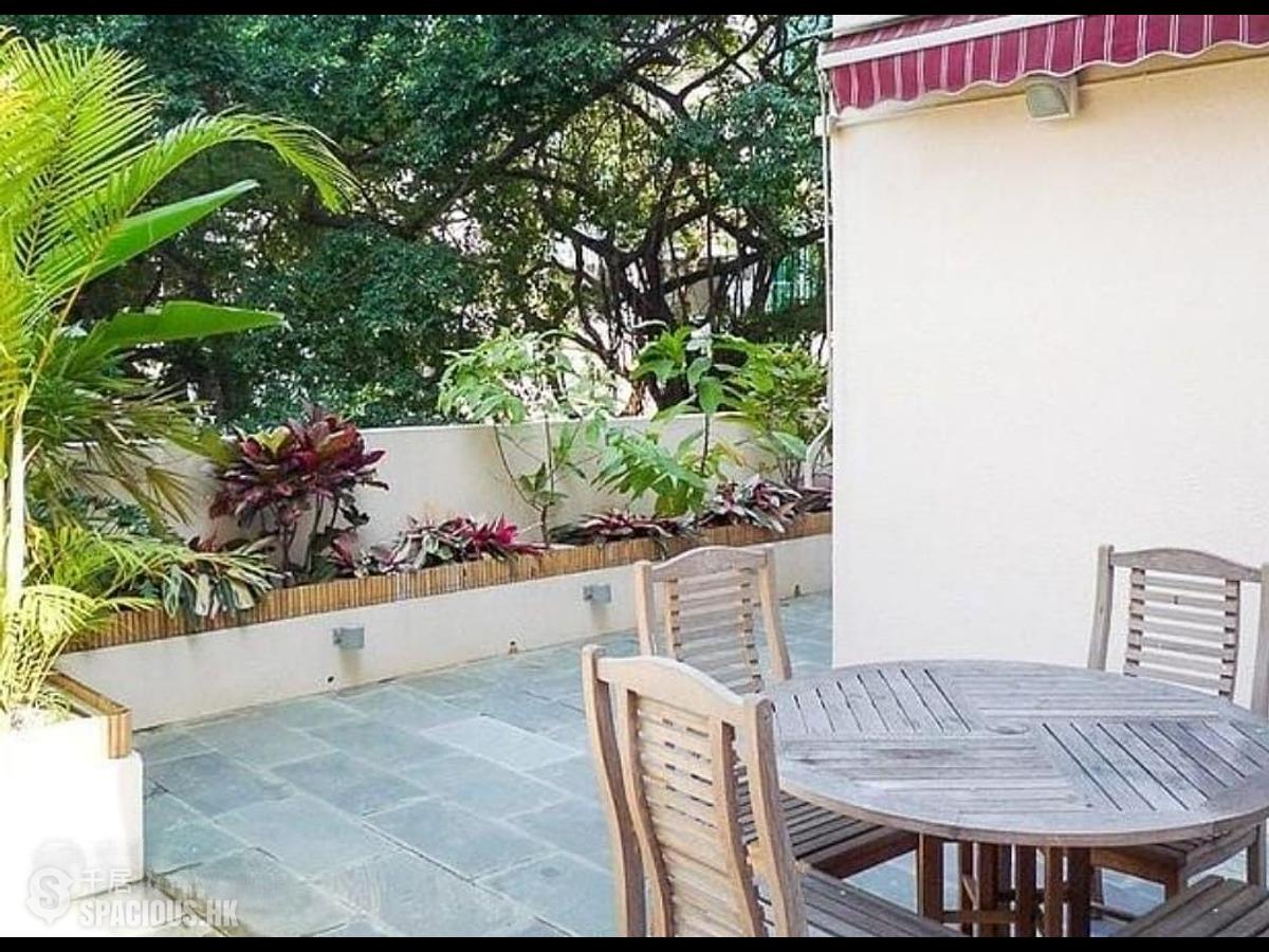 Poho - Silver Jubilee Mansion 01