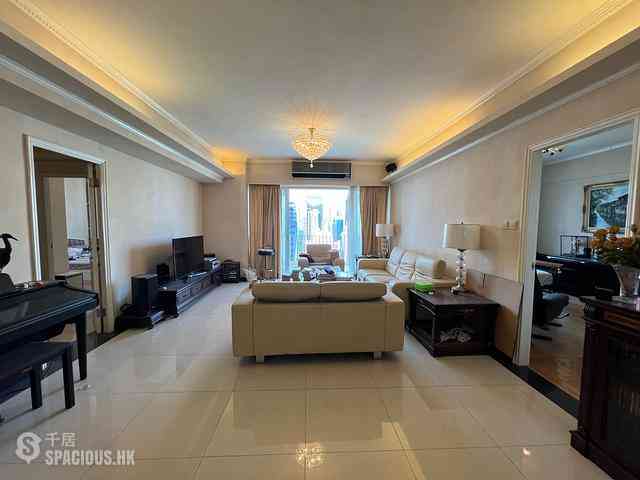 Mid Levels East - United Mansion 01