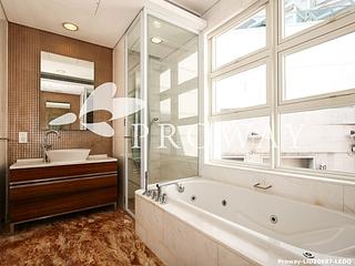 Chung Hom Kok - 33, Cape Road 08