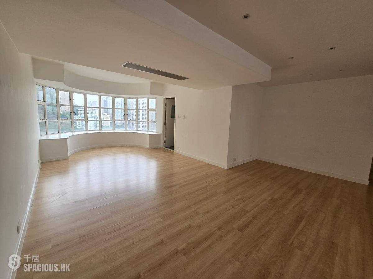 Mid Levels Central - Garden Terrace 01