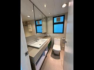 Mid Levels West - 80 Robinson Road 04