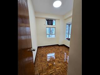 Wan Chai - Lok Moon Mansion 04