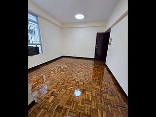 Wan Chai - Lok Moon Mansion 05