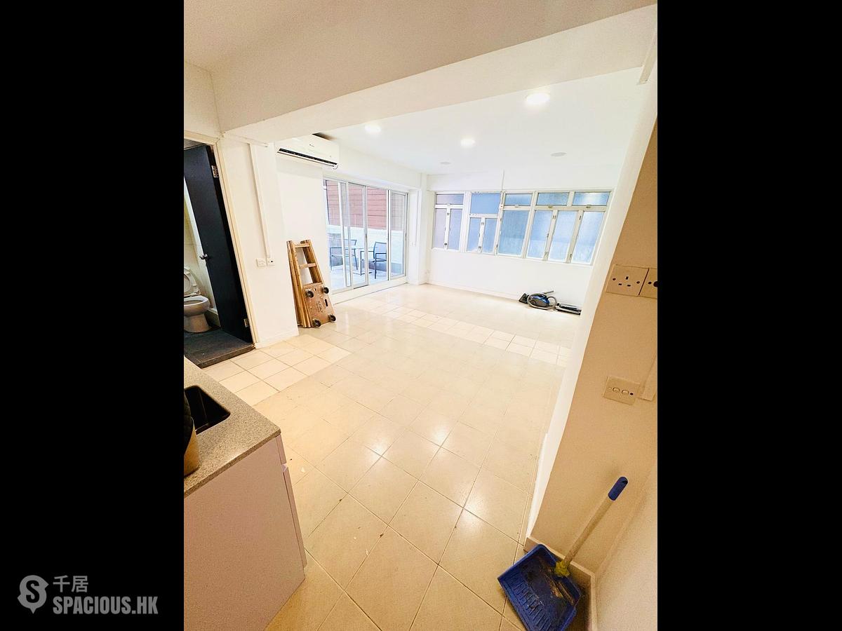 Kennedy Town - Kin Liong Mansion 01