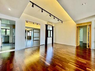 The Peak - Villa Verde Block D 02
