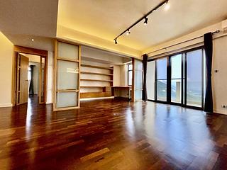 The Peak - Villa Verde Block D 03