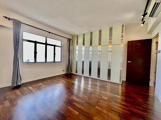The Peak - Villa Verde Block D 08