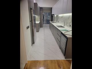 Mid Levels Central - Glory Mansion 02