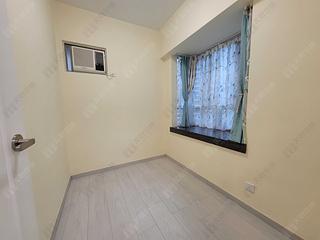 Mid Levels Central - Windsor Court 03