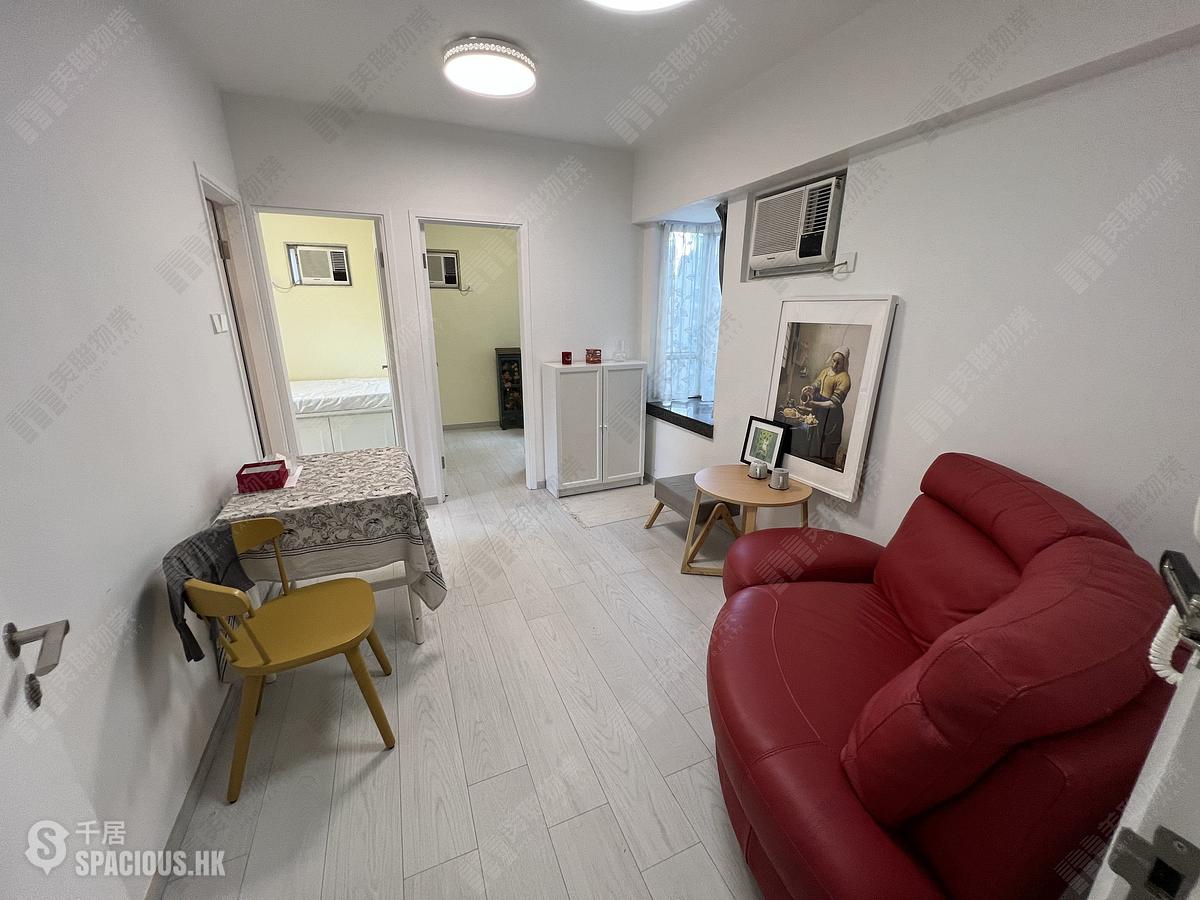 Mid Levels Central - Windsor Court 01