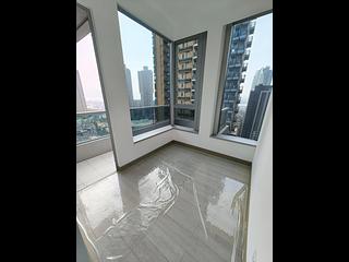 Tai Kok Tsui - L・Living 23 08