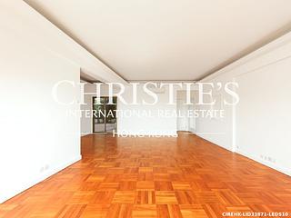 Chung Hom Kok - Jadebeach Villa 04