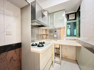 Wan Chai - Royal Court 10
