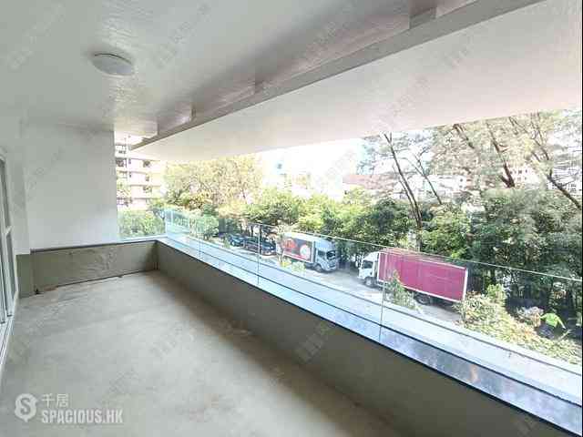 Mid Levels Central - Pine Court 01