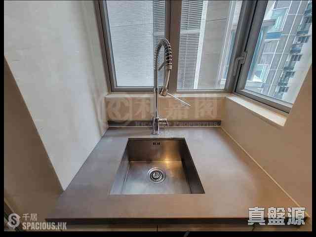 Yau Ma Tei - The Coronation Tower 6 05