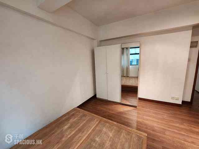 Sai Ying Pun - 393, Queen's Road West 07